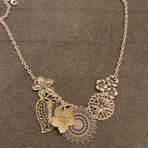 Premier Design Flower Necklace